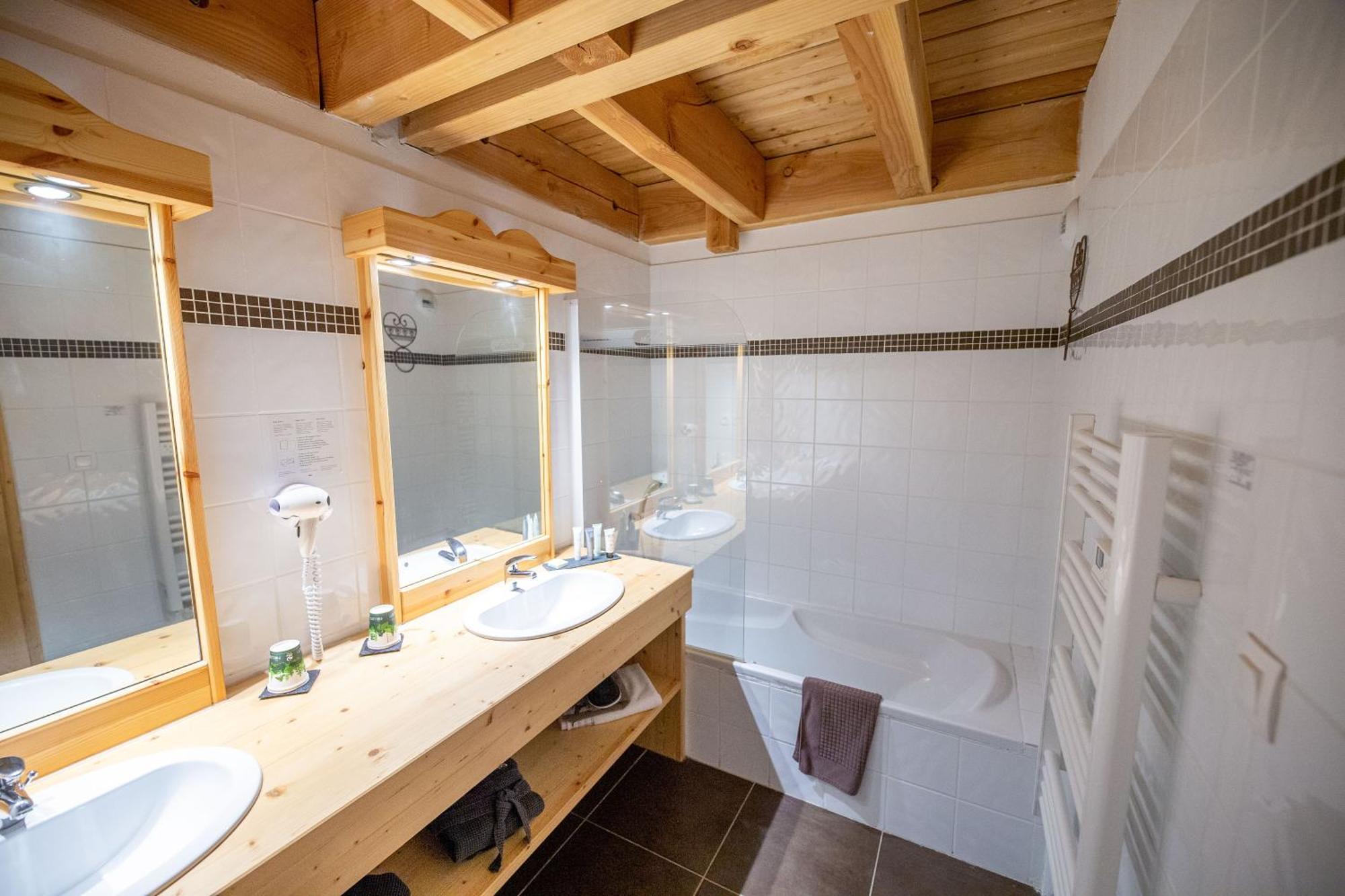 Montana Chalet Hotel & Spa Ле-Соз Экстерьер фото